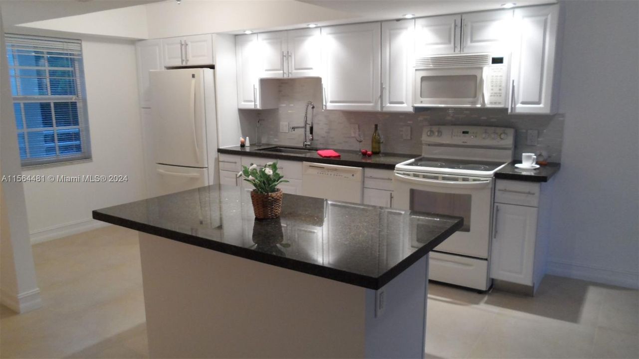 Recently Sold: $247,000 (2 beds, 2 baths, 1064 Square Feet)