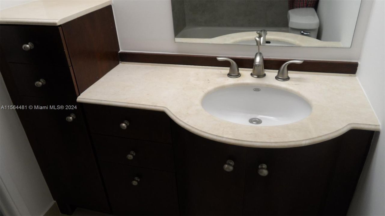 Recently Sold: $247,000 (2 beds, 2 baths, 1064 Square Feet)