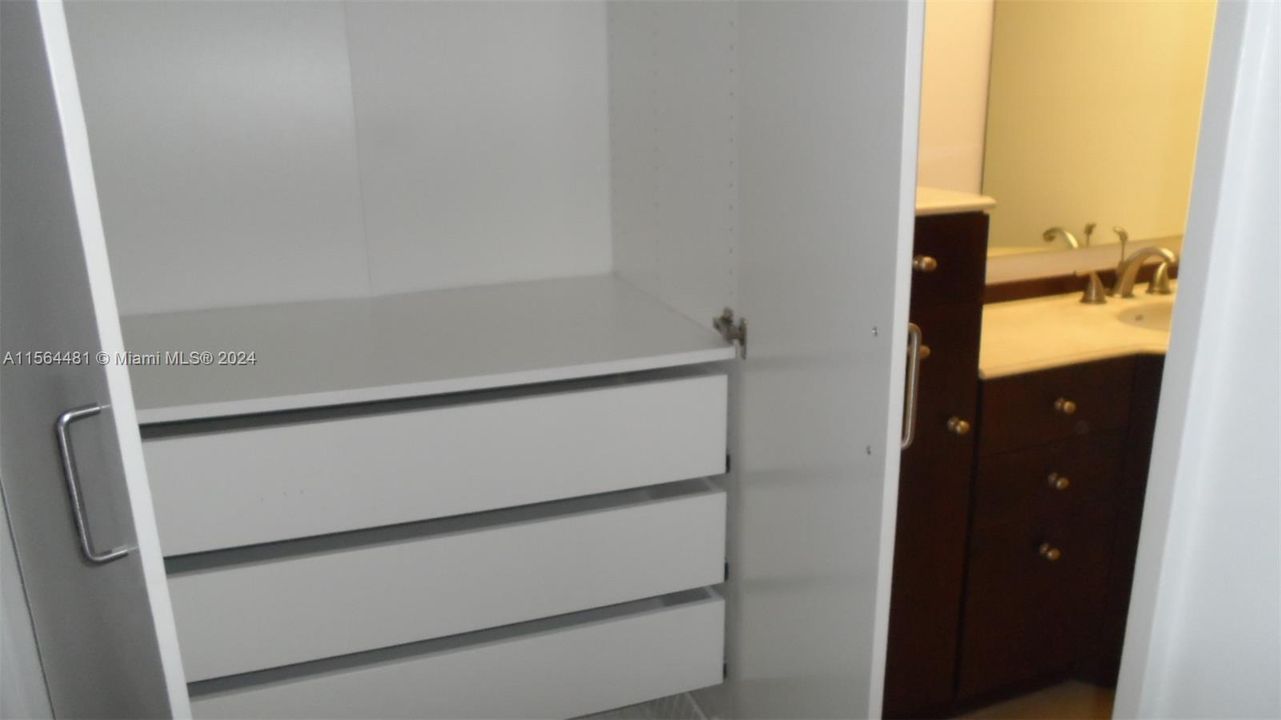 Recently Sold: $247,000 (2 beds, 2 baths, 1064 Square Feet)