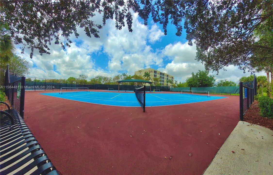 Recently Sold: $247,000 (2 beds, 2 baths, 1064 Square Feet)