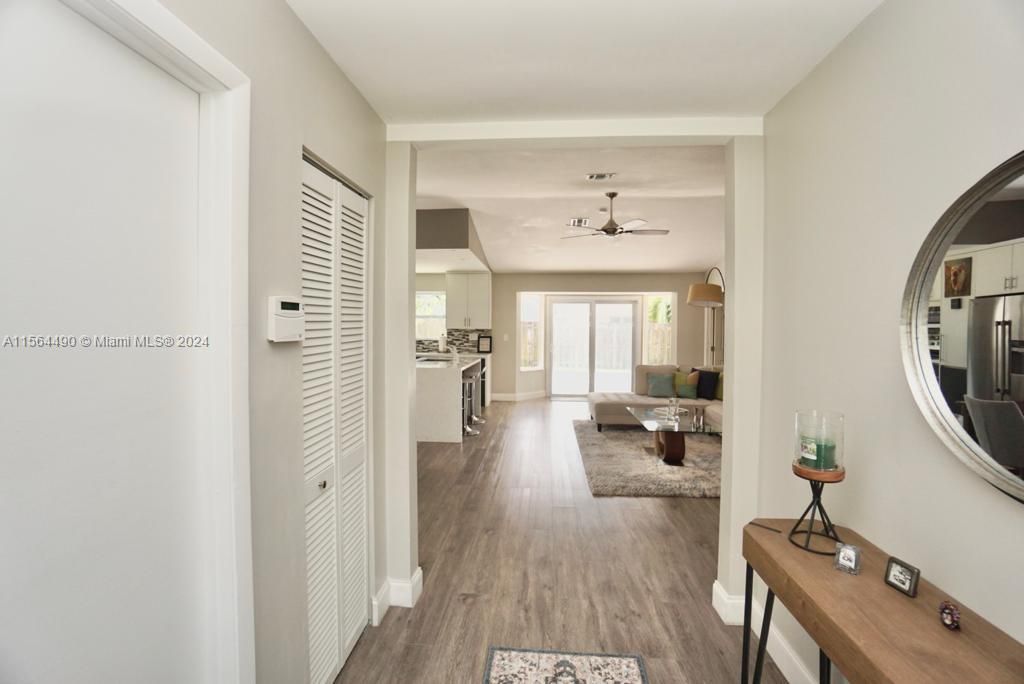 Active With Contract: $3,200 (3 beds, 2 baths, 1211 Square Feet)