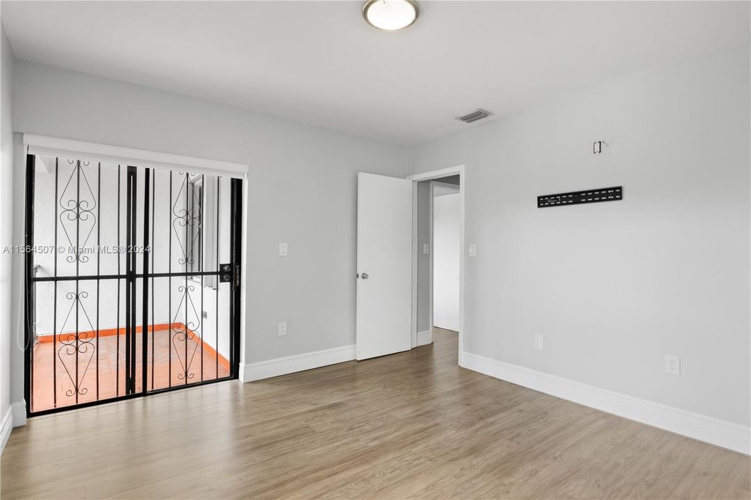 For Sale: $460,000 (3 beds, 2 baths, 1420 Square Feet)