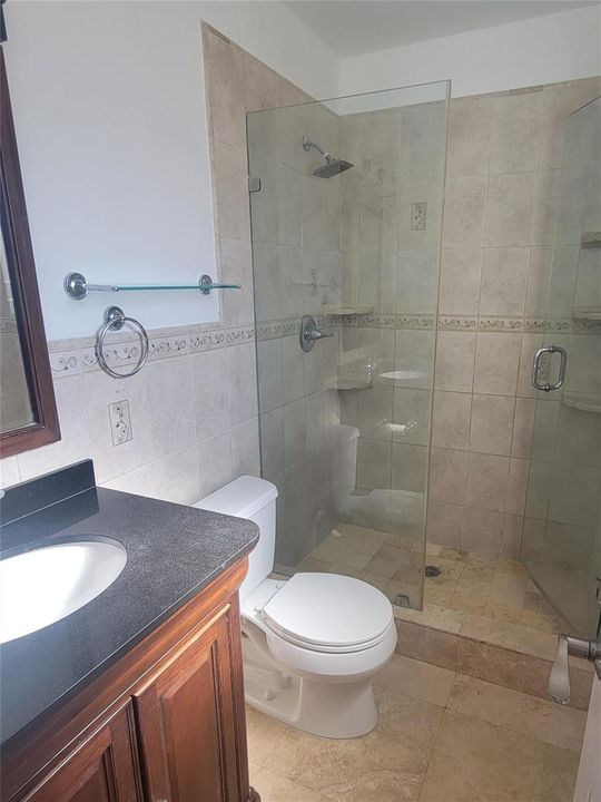 MASTER BEDROOM BATHROOM