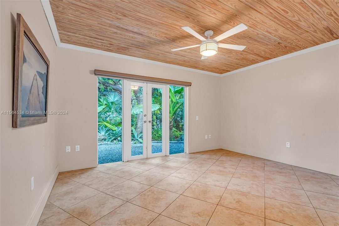 Active With Contract: $969,000 (3 beds, 2 baths, 1709 Square Feet)