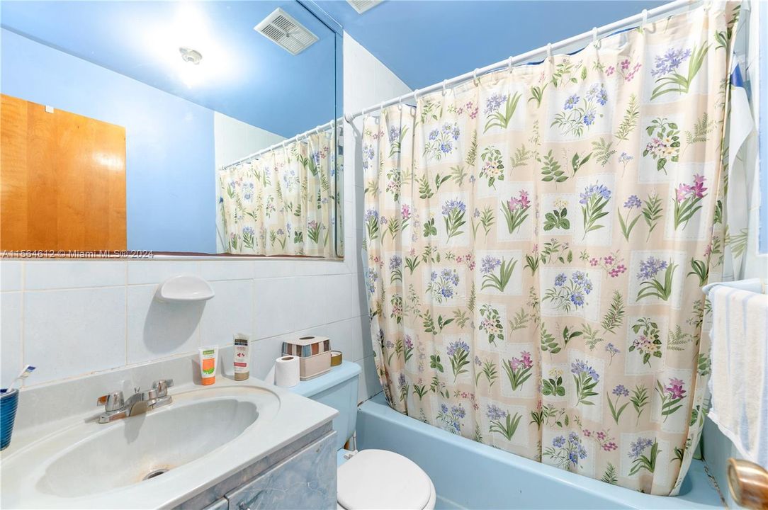 最近售出: $599,000 (3 贝兹, 2 浴室, 1314 平方英尺)