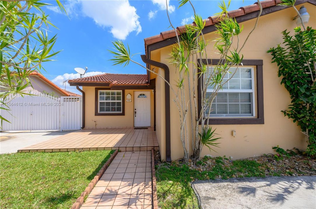 Recently Sold: $599,000 (3 beds, 2 baths, 1314 Square Feet)