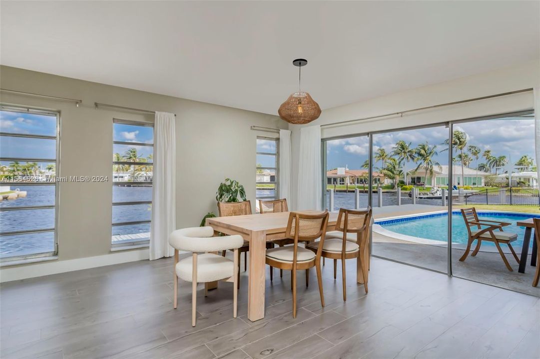 Active With Contract: $1,599,000 (3 beds, 3 baths, 1938 Square Feet)