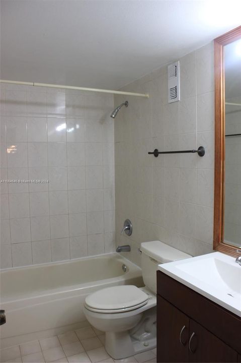 最近租的: $2,000 (2 贝兹, 1 浴室, 804 平方英尺)