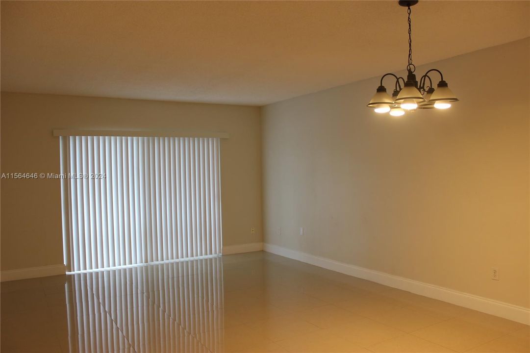 最近租的: $2,000 (2 贝兹, 1 浴室, 804 平方英尺)