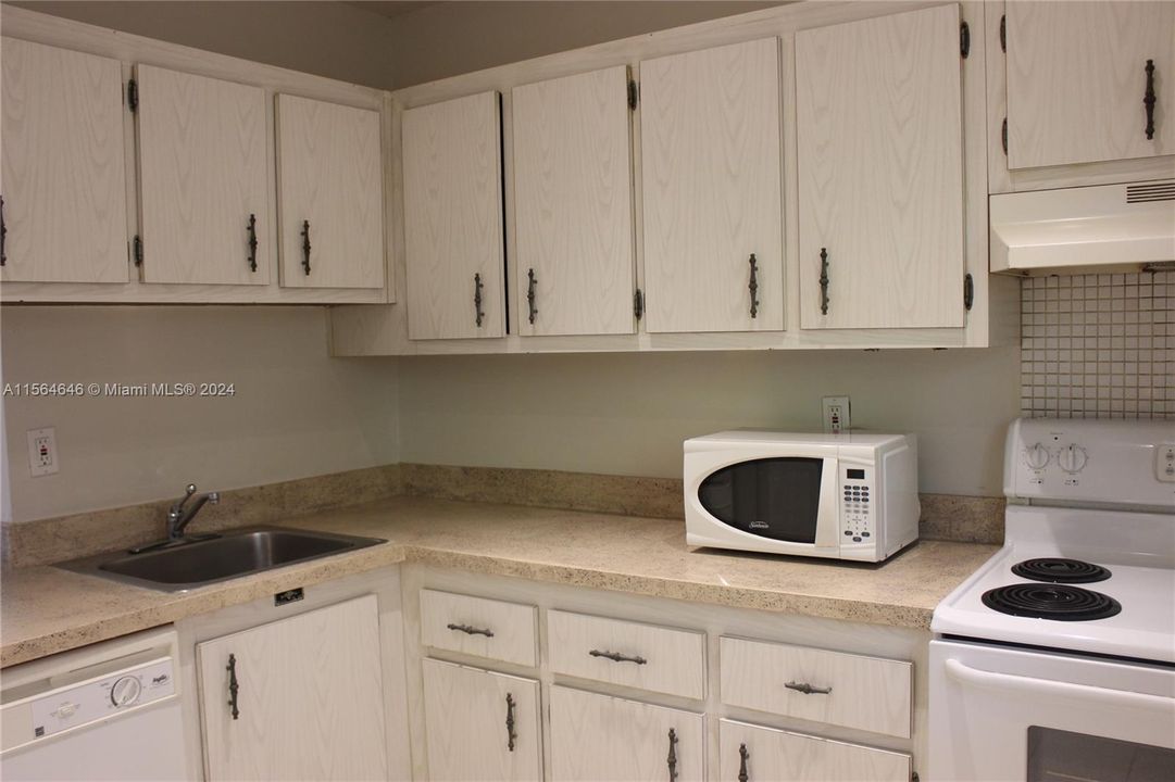 最近租的: $2,000 (2 贝兹, 1 浴室, 804 平方英尺)