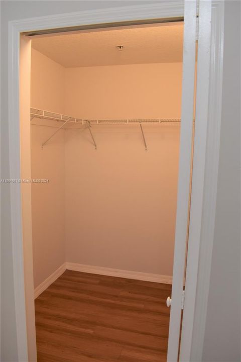 Recently Rented: $2,950 (3 beds, 2 baths, 1271 Square Feet)