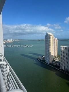 Recently Rented: $4,100 (2 beds, 2 baths, 1227 Square Feet)