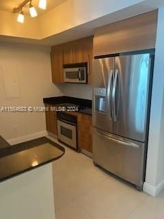 Recently Rented: $4,100 (2 beds, 2 baths, 1227 Square Feet)