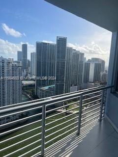 Recently Rented: $4,100 (2 beds, 2 baths, 1227 Square Feet)