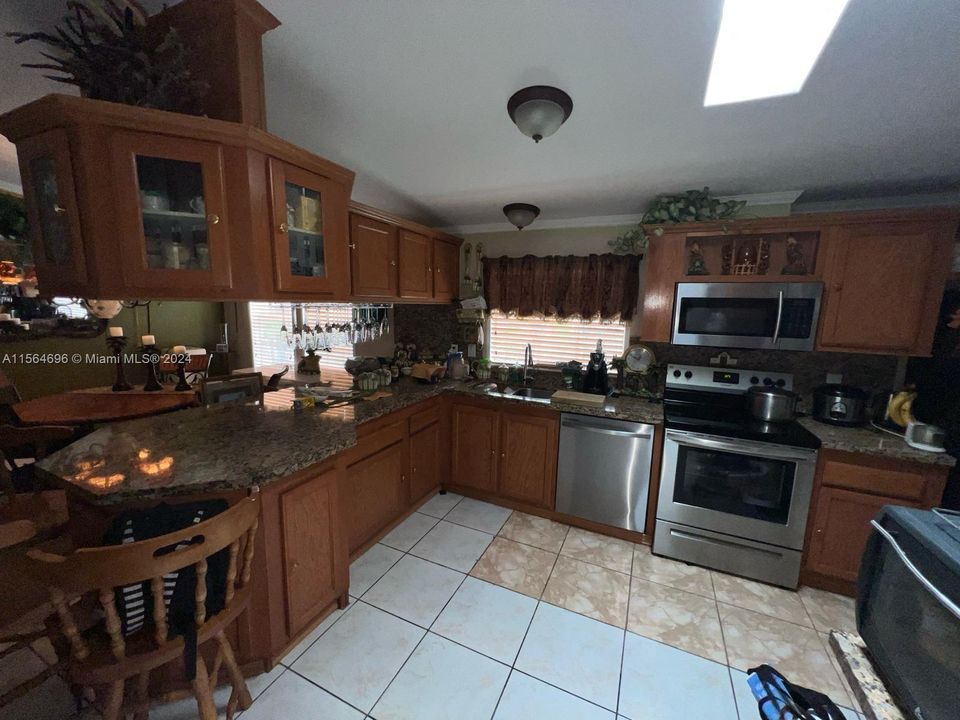 For Sale: $137,000 (3 beds, 2 baths, 1024 Square Feet)