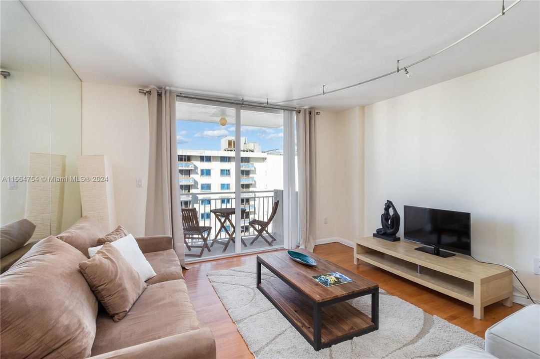 Recently Rented: $2,850 (1 beds, 1 baths, 659 Square Feet)