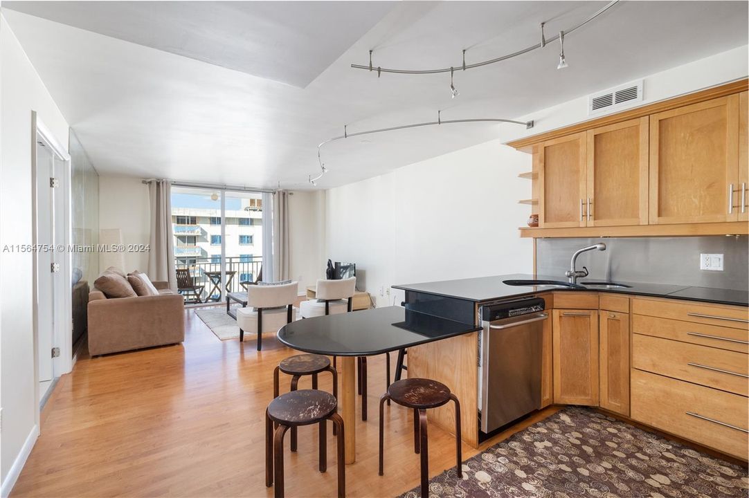 Recently Rented: $2,850 (1 beds, 1 baths, 659 Square Feet)