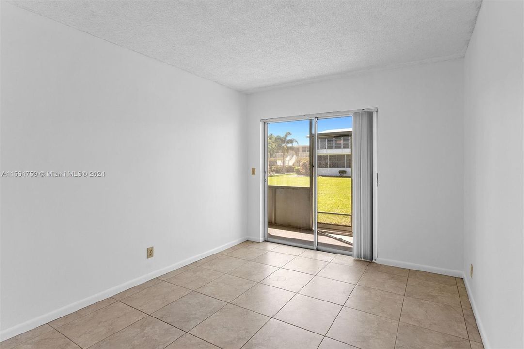 Active With Contract: $130,000 (2 beds, 1 baths, 798 Square Feet)