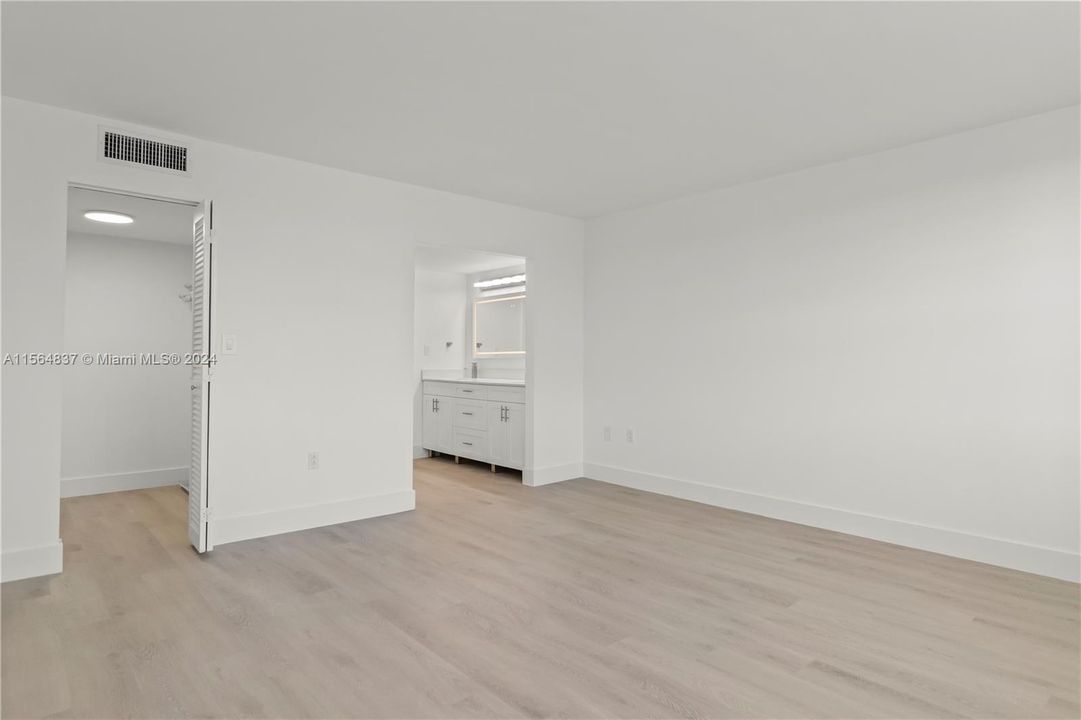 For Sale: $279,000 (2 beds, 2 baths, 1187 Square Feet)