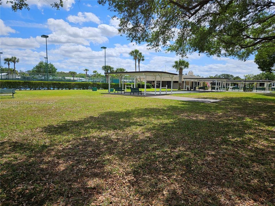 Active With Contract: $335,000 (3 beds, 2 baths, 1756 Square Feet)