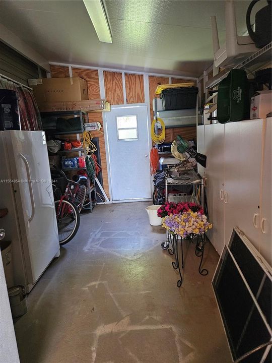 LARGE SHED MAY POSSIBABLY BE CONVERT TO GARAGE