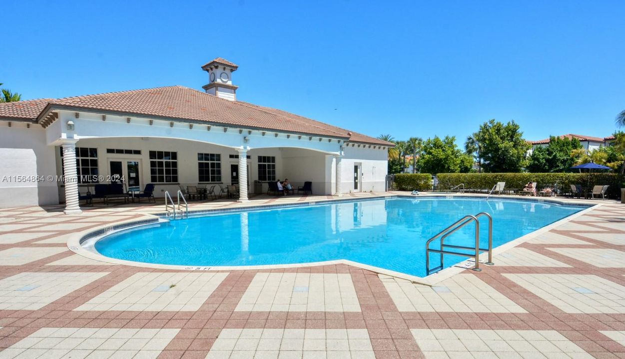 Recently Sold: $449,900 (3 beds, 2 baths, 1746 Square Feet)