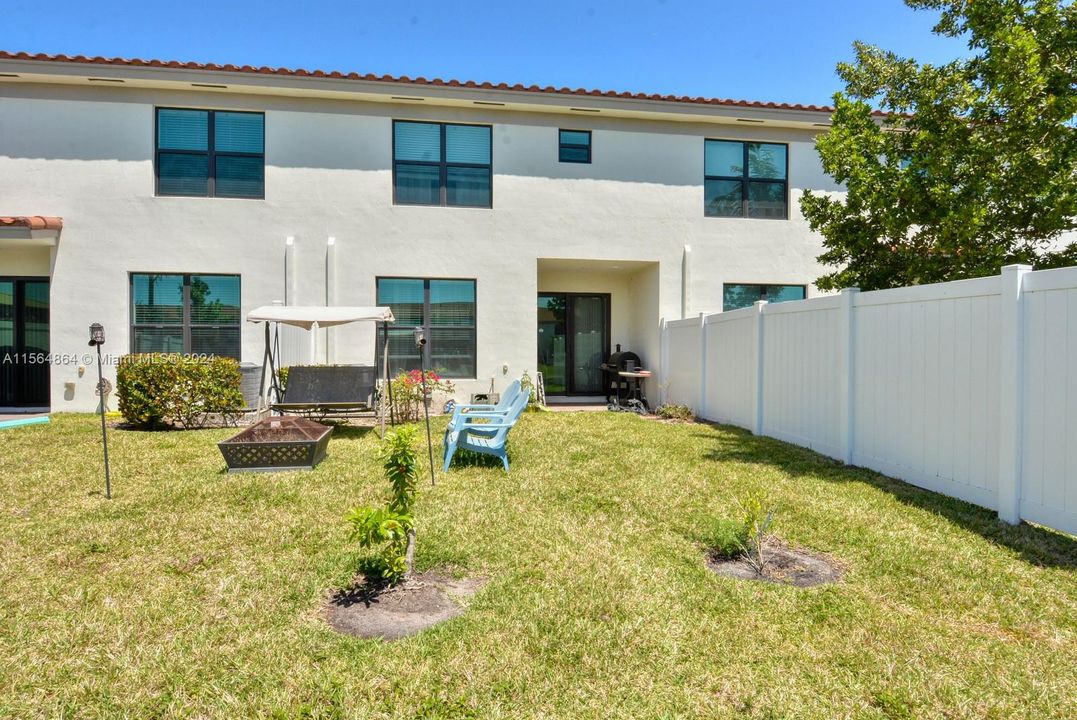 Recently Sold: $449,900 (3 beds, 2 baths, 1746 Square Feet)