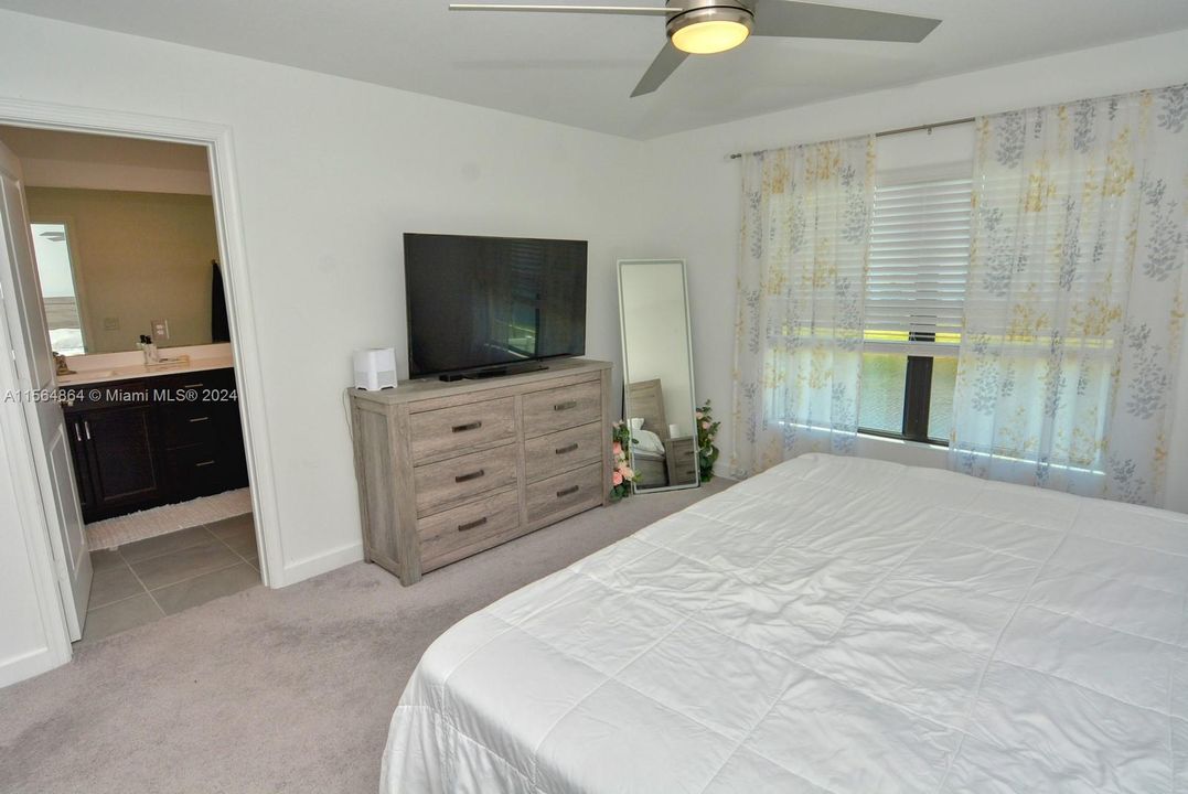 Recently Sold: $449,900 (3 beds, 2 baths, 1746 Square Feet)