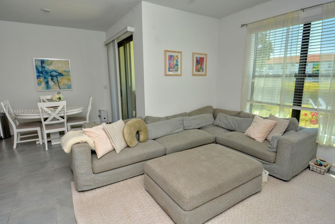 Recently Sold: $449,900 (3 beds, 2 baths, 1746 Square Feet)