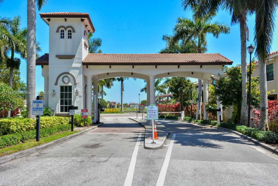 Recently Sold: $449,900 (3 beds, 2 baths, 1746 Square Feet)