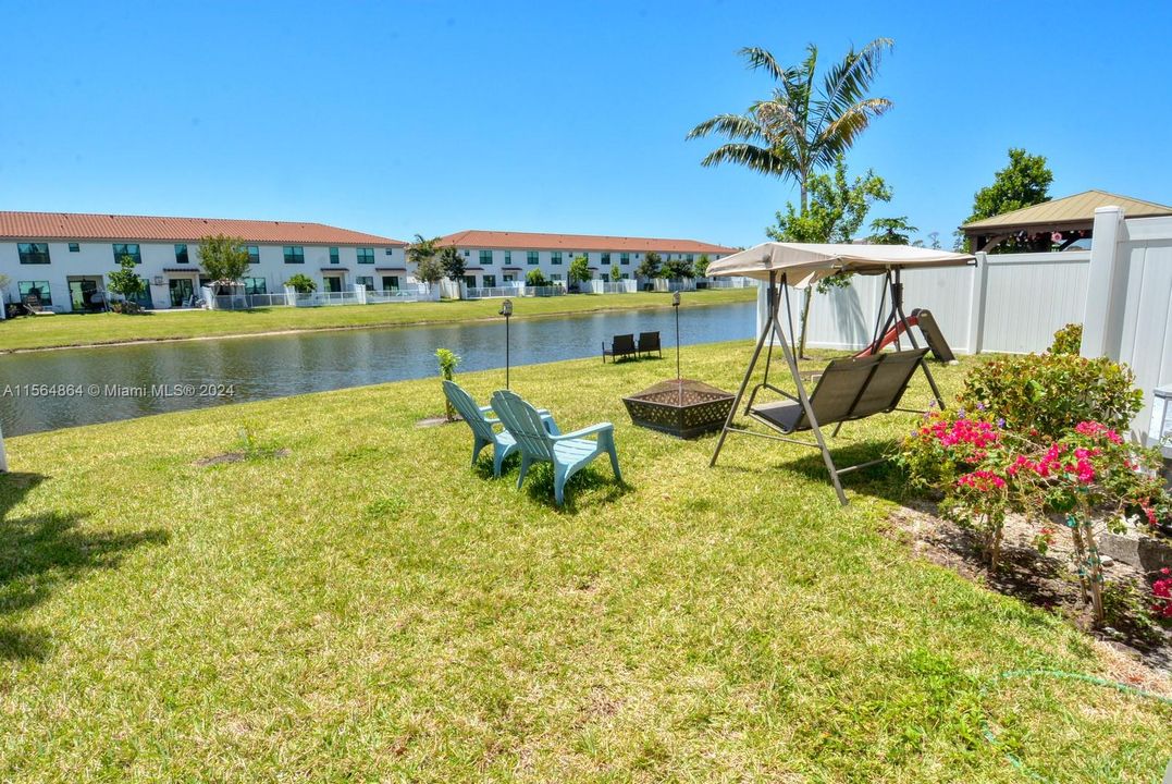 Recently Sold: $449,900 (3 beds, 2 baths, 1746 Square Feet)