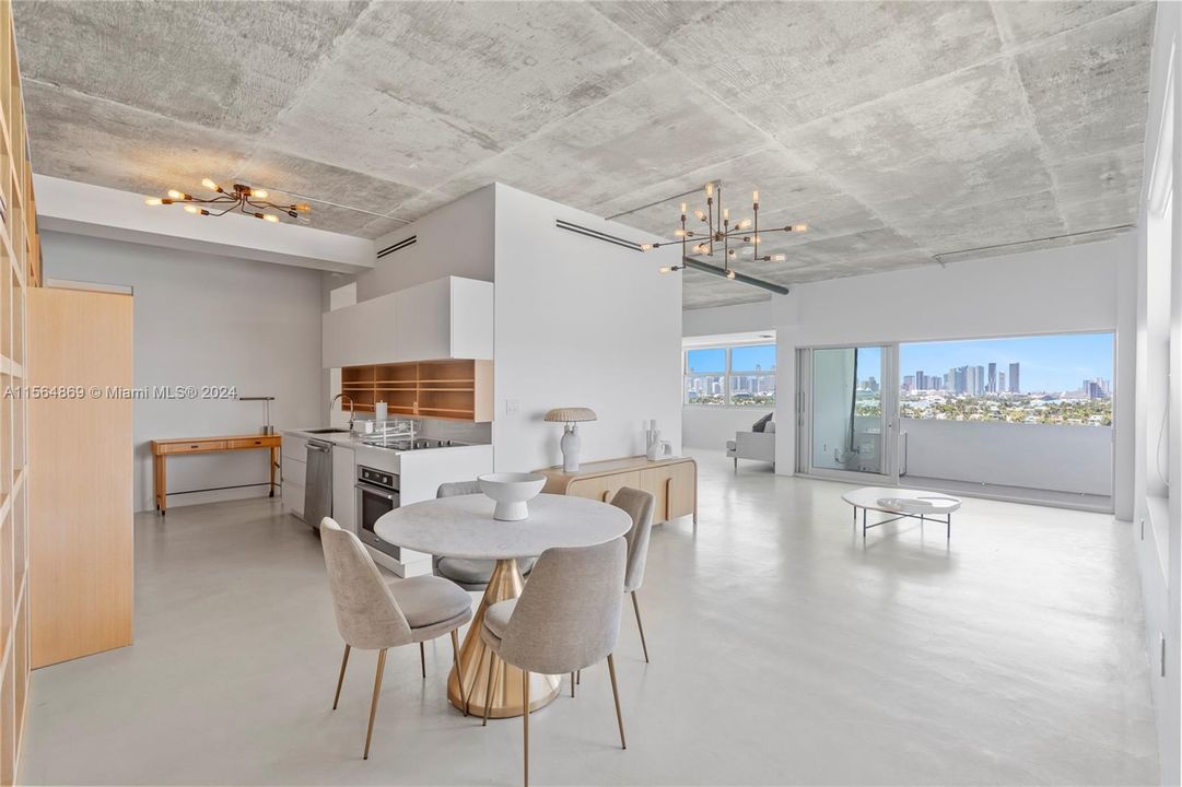 For Sale: $1,545,000 (2 beds, 2 baths, 1287 Square Feet)
