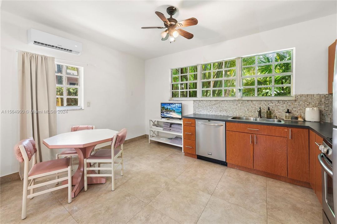 Guest House Kitchen