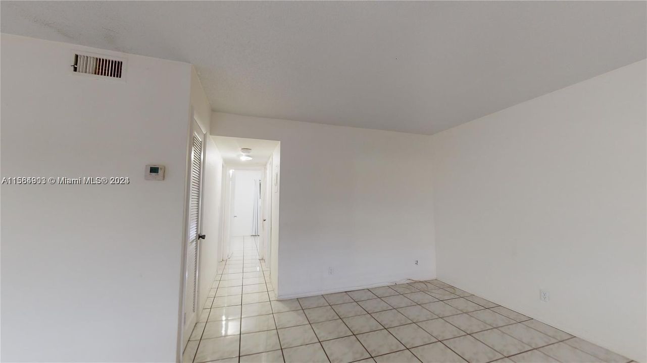 For Sale: $260,000 (2 beds, 2 baths, 1000 Square Feet)