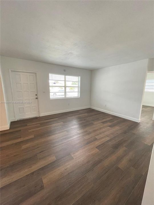 For Sale: $439,000 (3 beds, 1 baths, 1211 Square Feet)