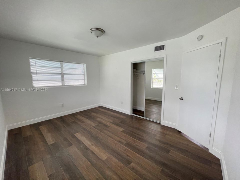 For Sale: $439,000 (3 beds, 1 baths, 1211 Square Feet)