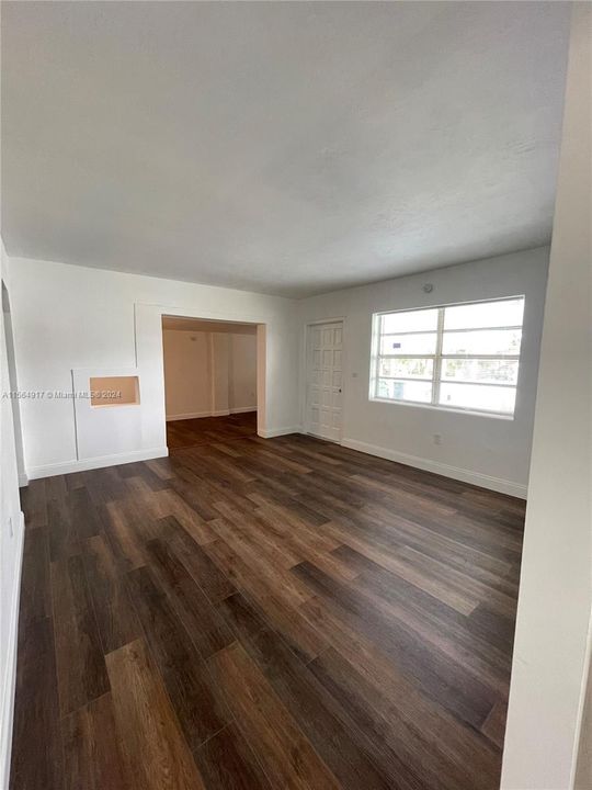 For Sale: $450,000 (3 beds, 1 baths, 1211 Square Feet)