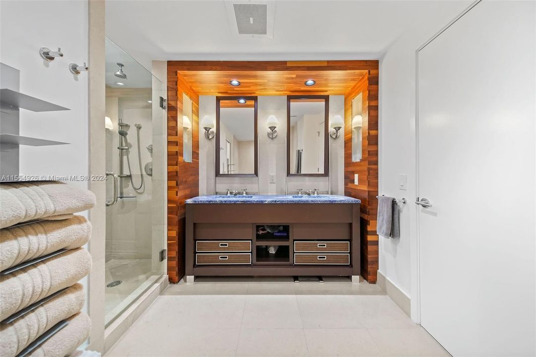 待售: $3,995,000 (5 贝兹, 5 浴室, 3615 平方英尺)