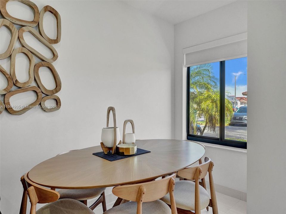 Active With Contract: $495,000 (3 beds, 2 baths, 1080 Square Feet)