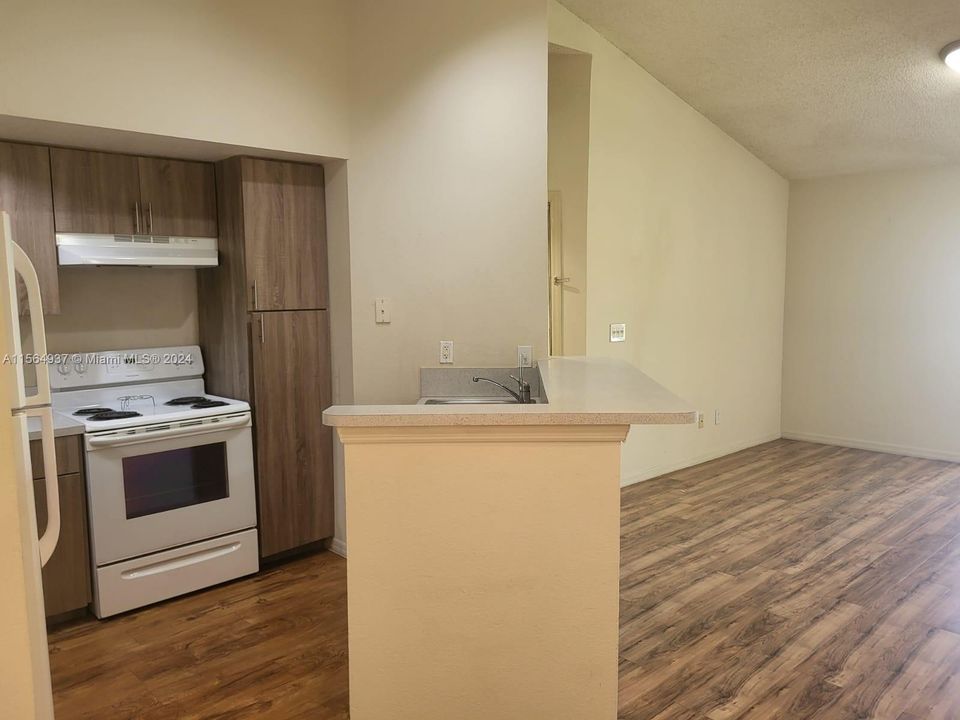 Recently Rented: $1,850 (1 beds, 1 baths, 743 Square Feet)