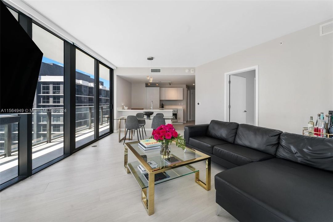Active With Contract: $850,000 (3 beds, 2 baths, 1152 Square Feet)