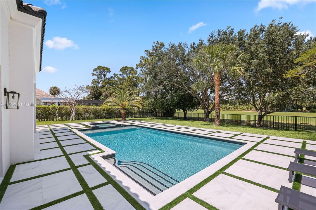 最近售出: $3,249,000 (3 贝兹, 3 浴室, 3411 平方英尺)