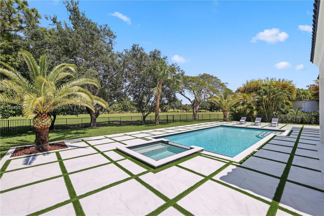 最近售出: $3,249,000 (3 贝兹, 3 浴室, 3411 平方英尺)