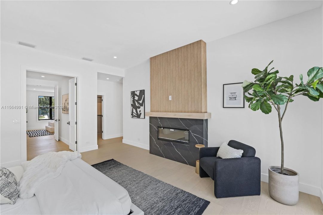 最近售出: $3,249,000 (3 贝兹, 3 浴室, 3411 平方英尺)