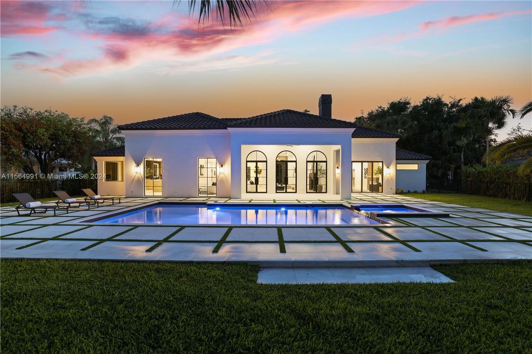 最近售出: $3,249,000 (3 贝兹, 3 浴室, 3411 平方英尺)