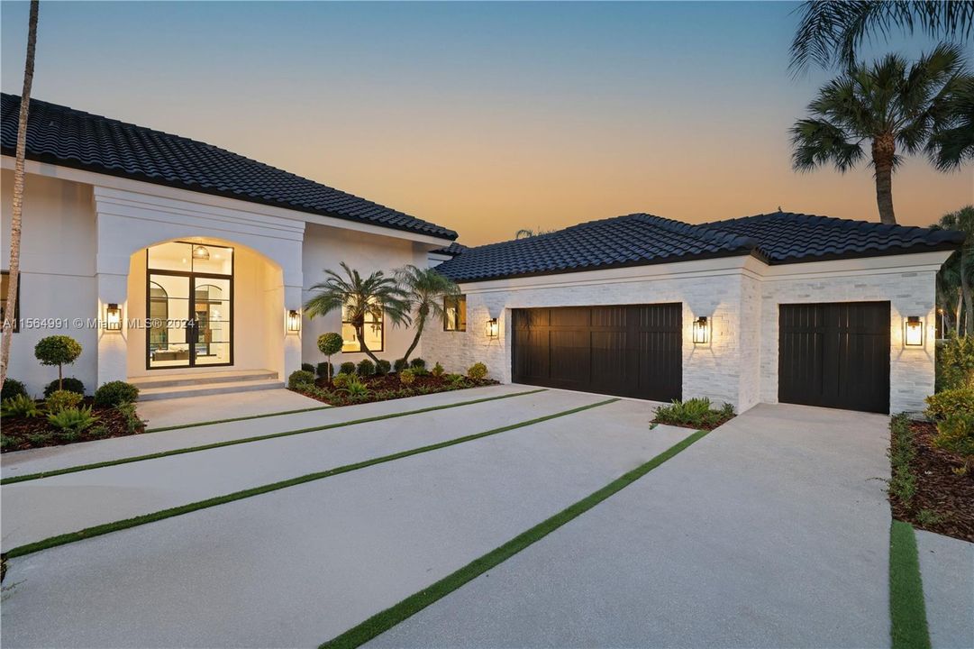 最近售出: $3,249,000 (3 贝兹, 3 浴室, 3411 平方英尺)