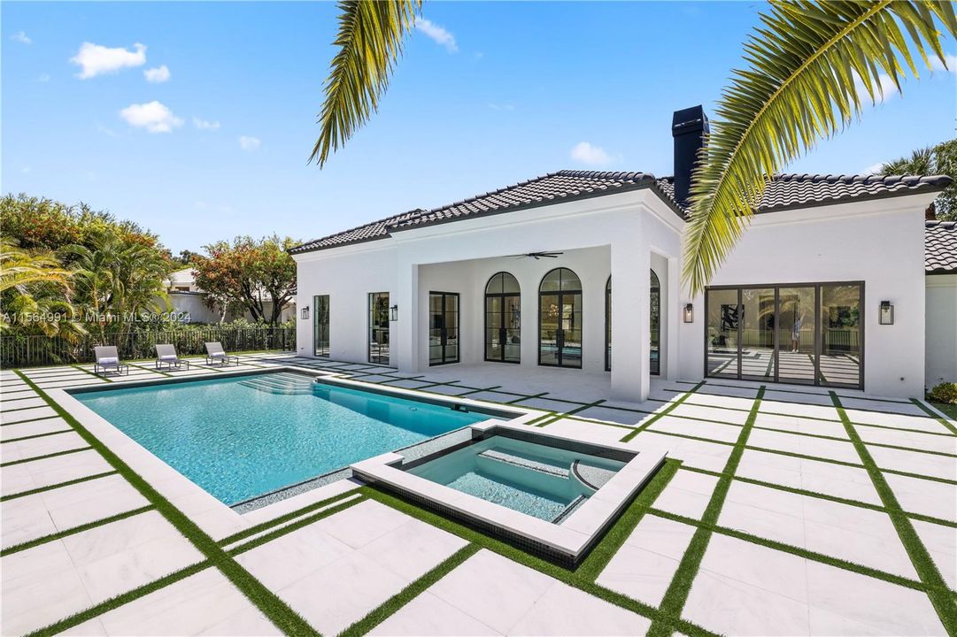 最近售出: $3,249,000 (3 贝兹, 3 浴室, 3411 平方英尺)