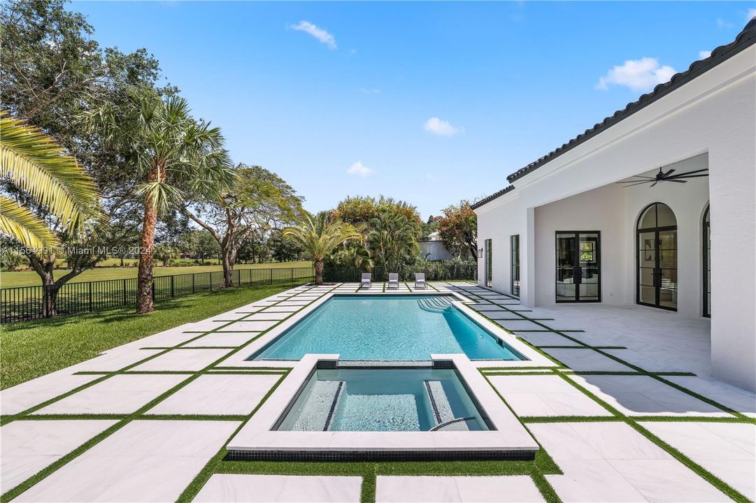 最近售出: $3,249,000 (3 贝兹, 3 浴室, 3411 平方英尺)