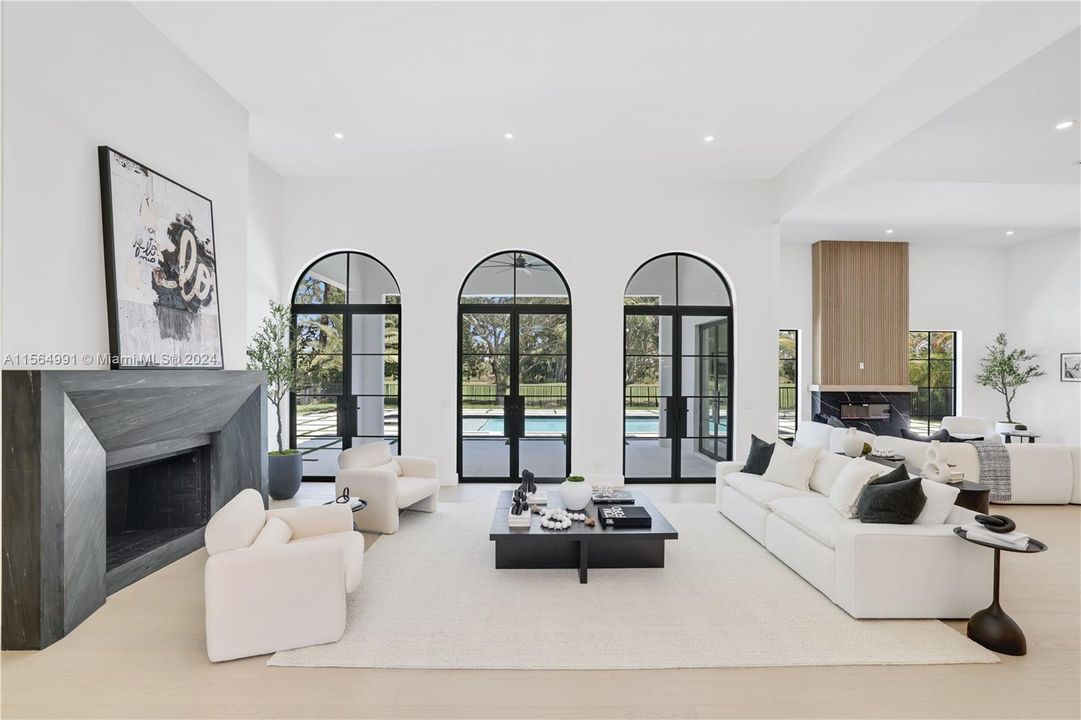 最近售出: $3,249,000 (3 贝兹, 3 浴室, 3411 平方英尺)