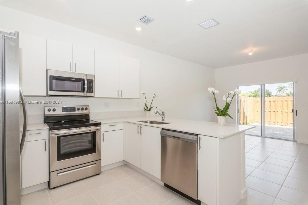 For Sale: $495,000 (3 beds, 2 baths, 1695 Square Feet)